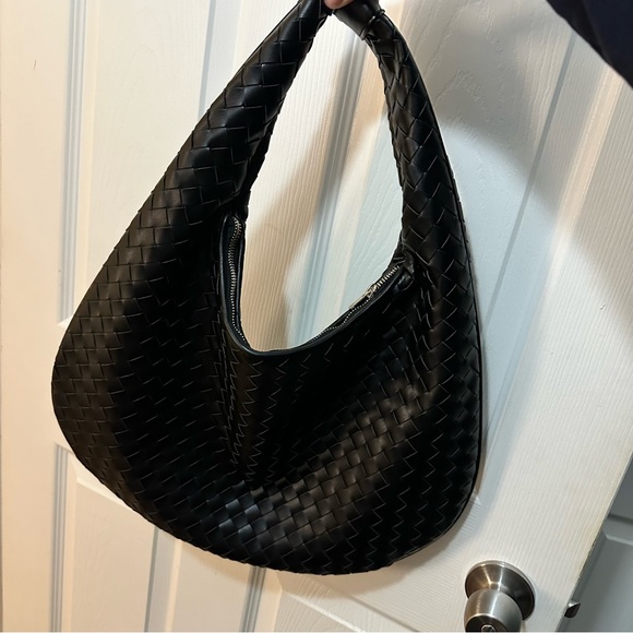 Abercrombie & Fitch Handbags - Abercrombie & fitch everyday shoulder bag